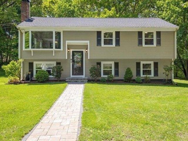 House for sale in Manomet, Massachusetts