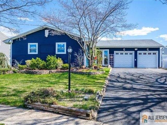 House for sale in Avenel, New Jersey