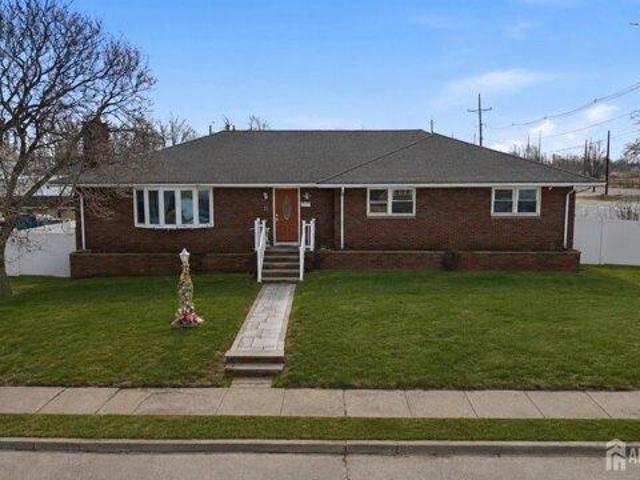 House for sale in Avenel, New Jersey
