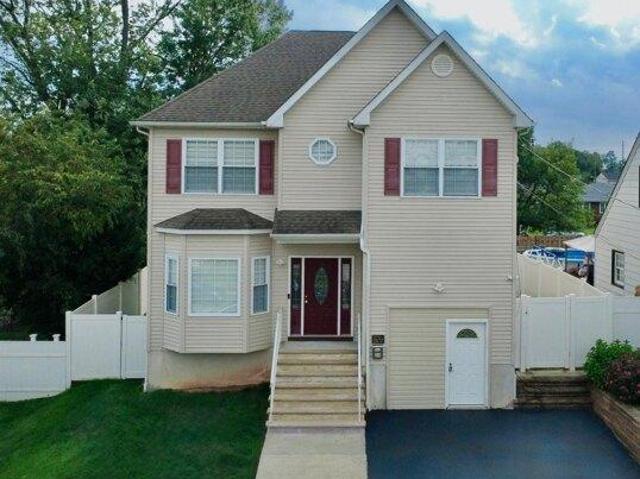 House for sale in Avenel, New Jersey