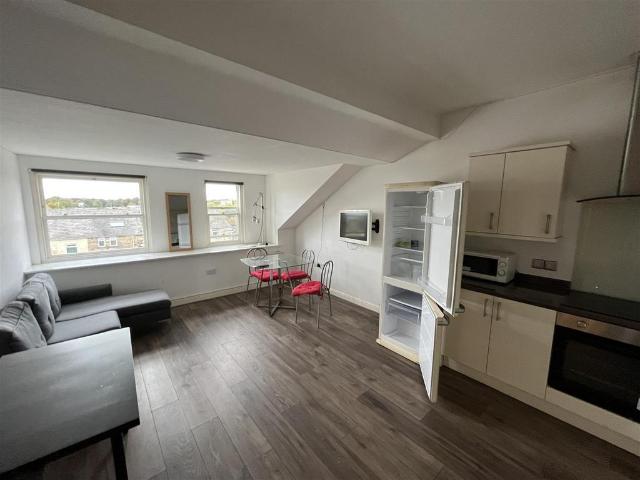 Flat for rent in Moorlands, Bare