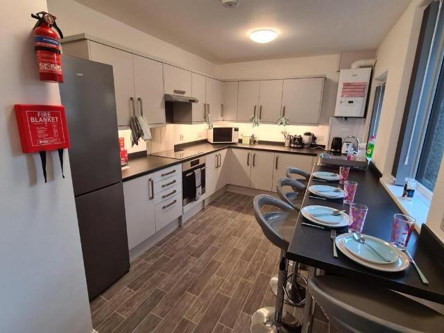 Flat for rent in Bowerham, Bare