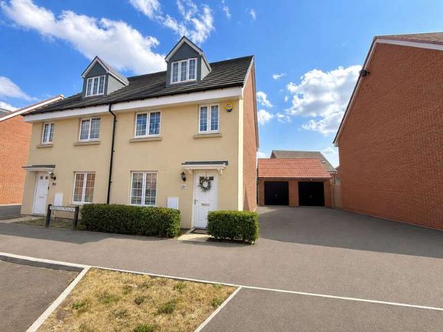 Property for sale in Houghton Regis, Bedfordshire