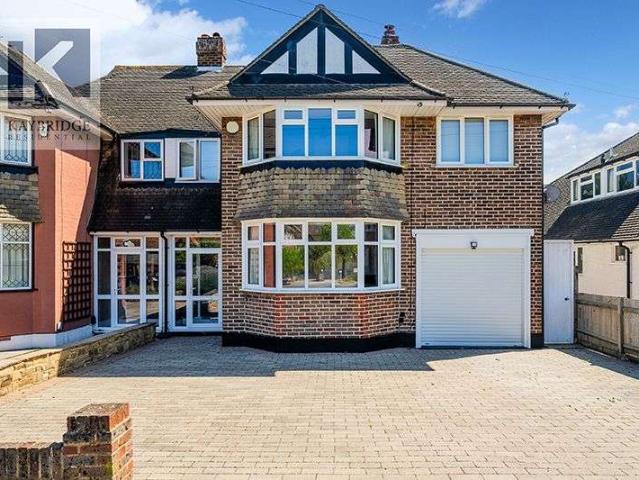 Property for sale in Stoneleigh, Ewell