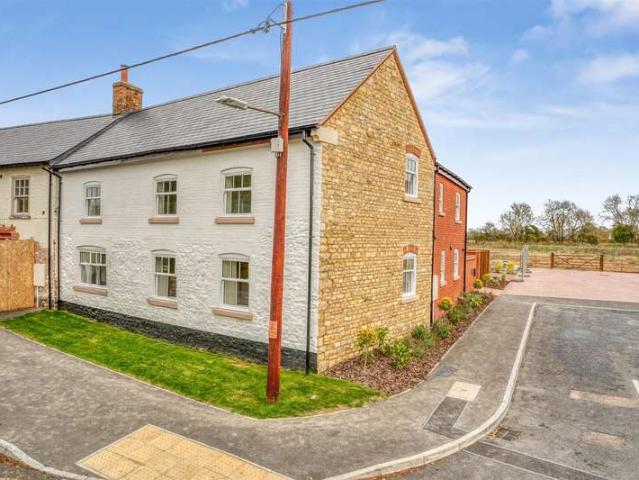 Property for sale in Hanslope