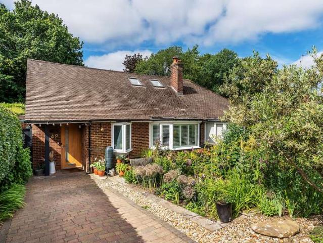 Property for sale in Hawkenbury, Sandown Park