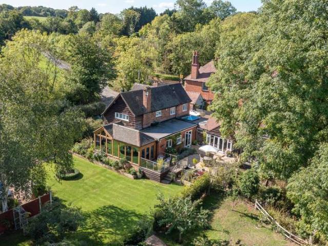 Property for sale in Bromsgrove, Worcestershire
