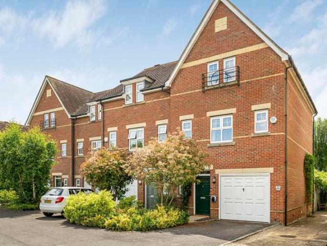 Property for sale in The Slade, Oxfordshire