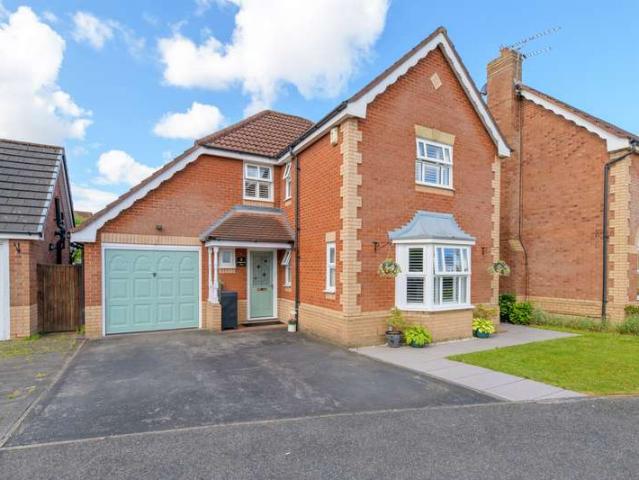 Property for sale in Lingley Green, Warrington