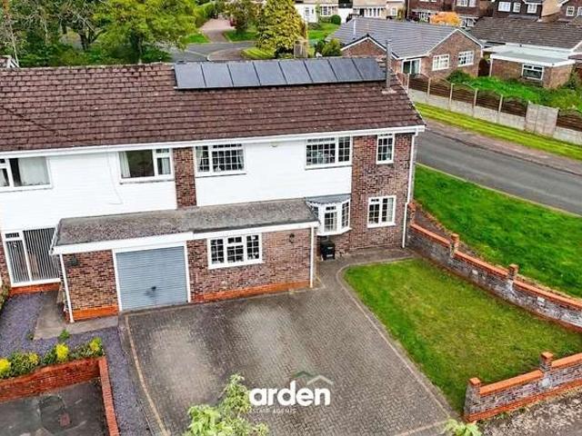 Property for sale in Hunt End, Redditch