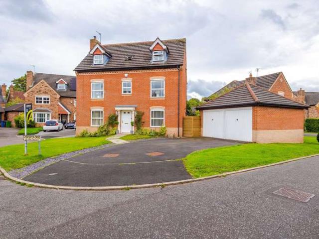 Property for sale in Winwick Quay, Winwick