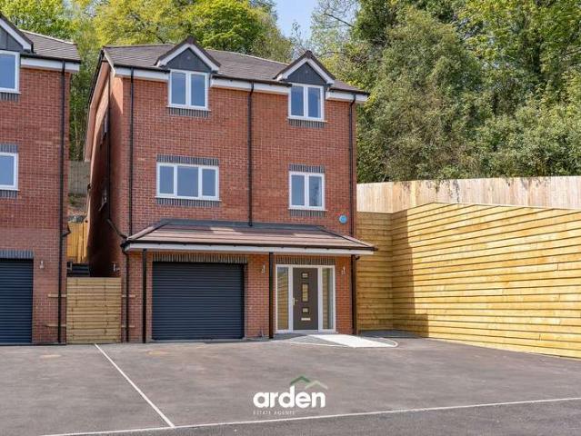 Property for sale in Bromsgrove, Worcestershire