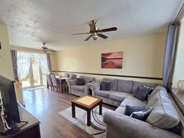 Property for rent in Gould's Green, Greater London