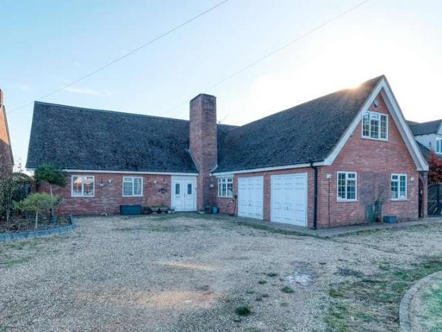 Property for sale in Alderminster, Warwickshire