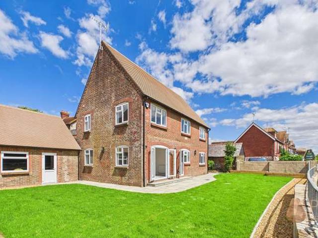 Property for rent in Arundel, Clapham