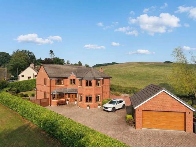 Property for sale in Bryn Awelon, Mold