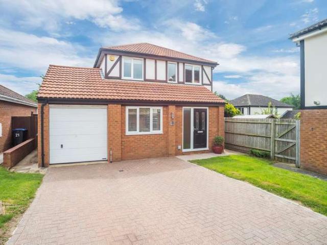 Property for sale in East Hunsbury, Northamptonshire