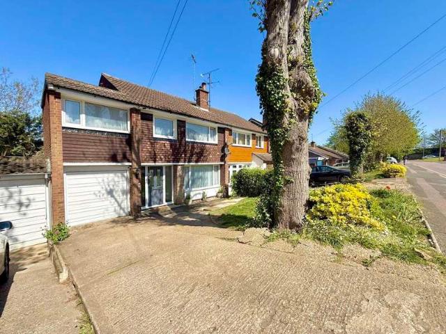 Property for sale in Leagrave, Luton
