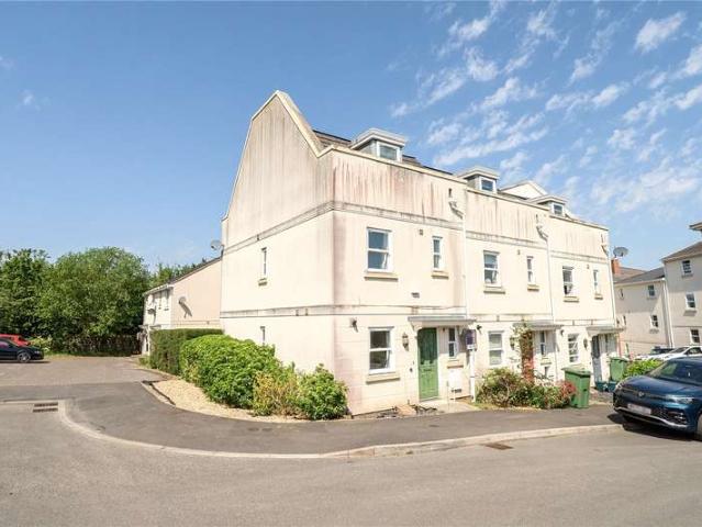 Property for sale in Oakley, Golden Valley