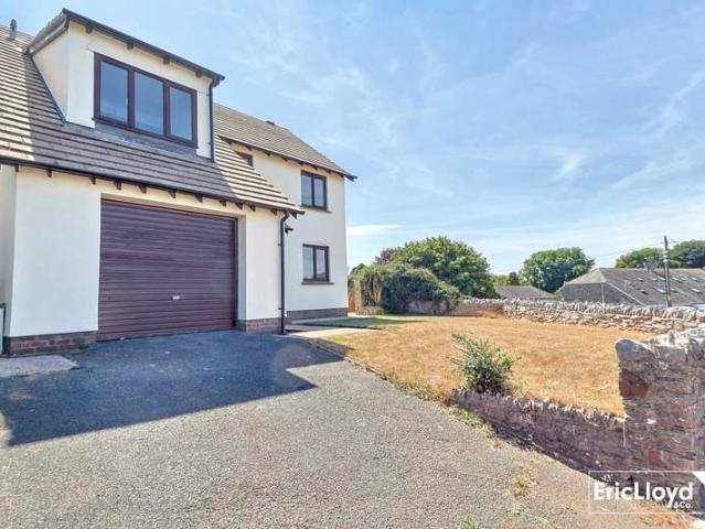 Property for sale in Broadsands