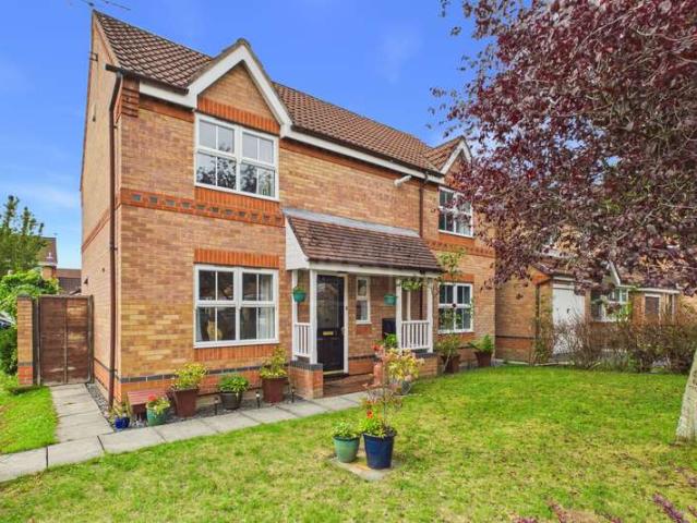 Property for sale in Lingley Green