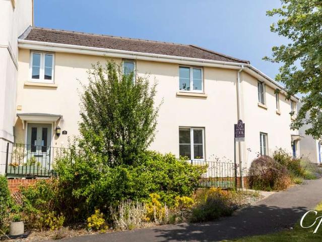 Property for sale in Oakley, Golden Valley