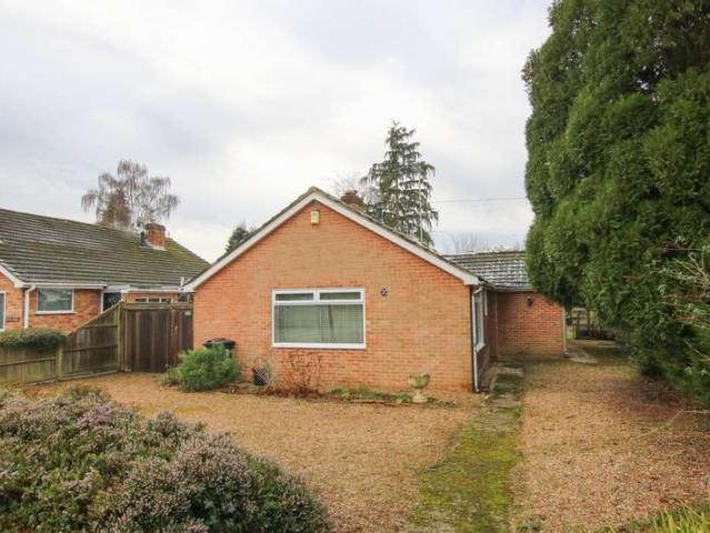 Property for sale in Finchampstead