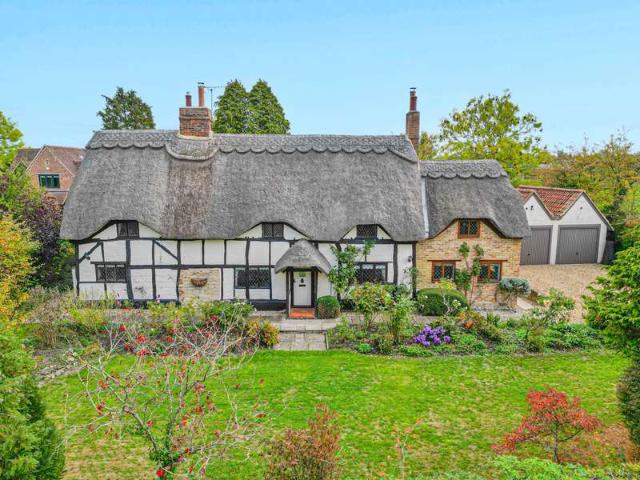 Property for sale in Great Horwood