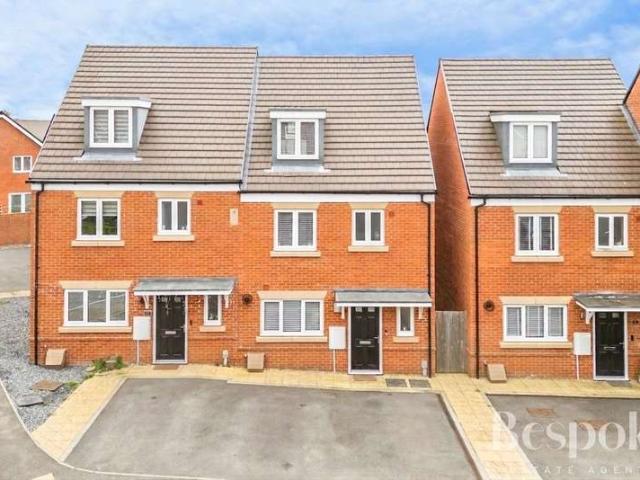 Property for sale in Shinfield
