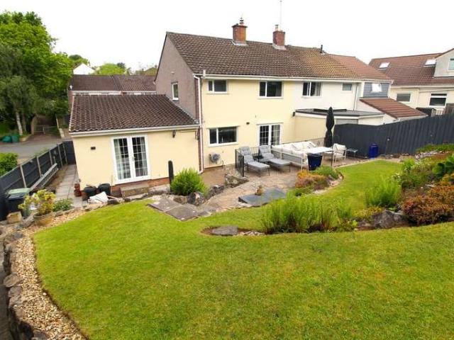 Property for sale in Alveston