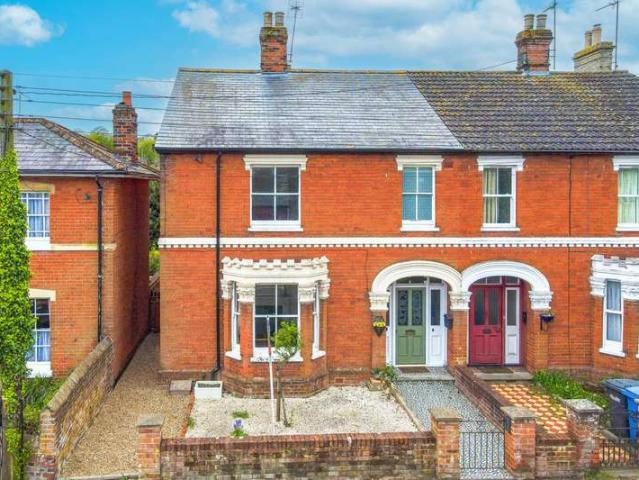 Property for rent in Chelmondiston, Suffolk