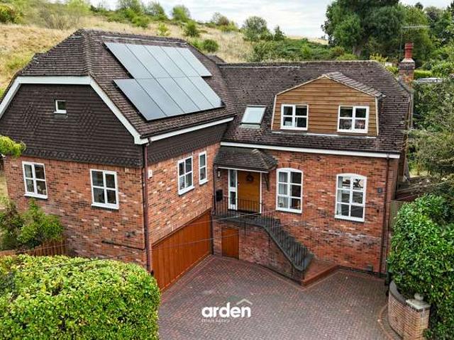 Property for sale in Lydiate Ash, Bromsgrove