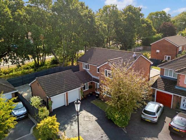 Property for sale in Sandymoor, Halton