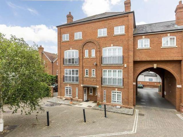 Property for sale in Caldecott, Dromore