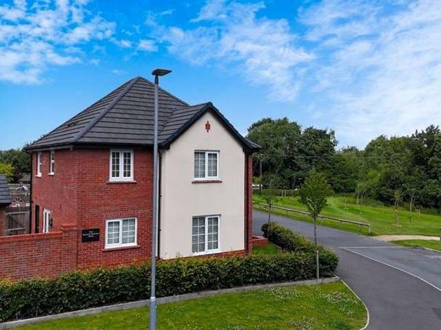 Property for sale in Shavington cum Gresty, Shavington