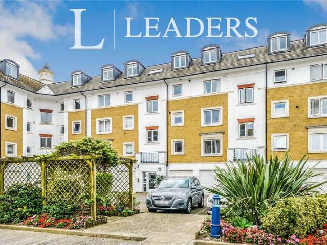Property for sale in Roedean