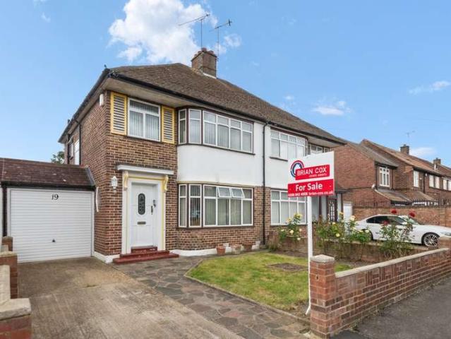 Property for sale in Yeading, Greater London