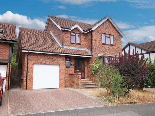 Property for sale in East Hunsbury, Northamptonshire