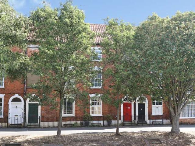 Property for sale in Grantham, Barholm