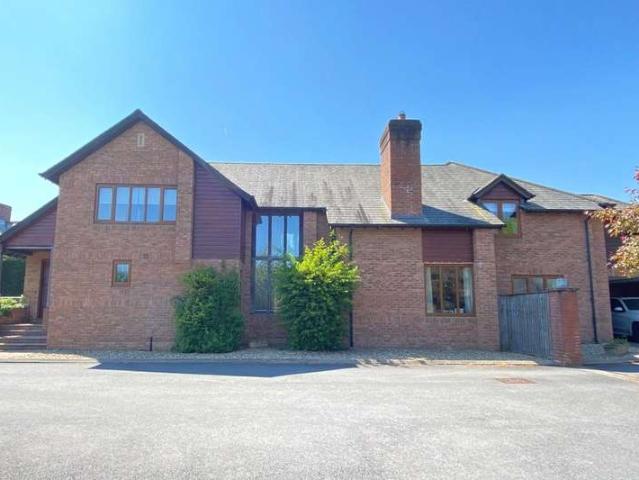 Property for sale in Clyst St. George, Budlake