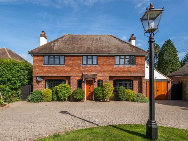 Property for sale in Salfords, Reigate and Banstead