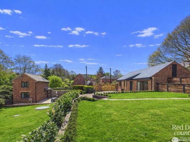 Property for sale in Yarde, Monksilver