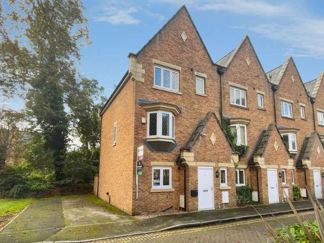 Property for sale in Heaton, Bolton