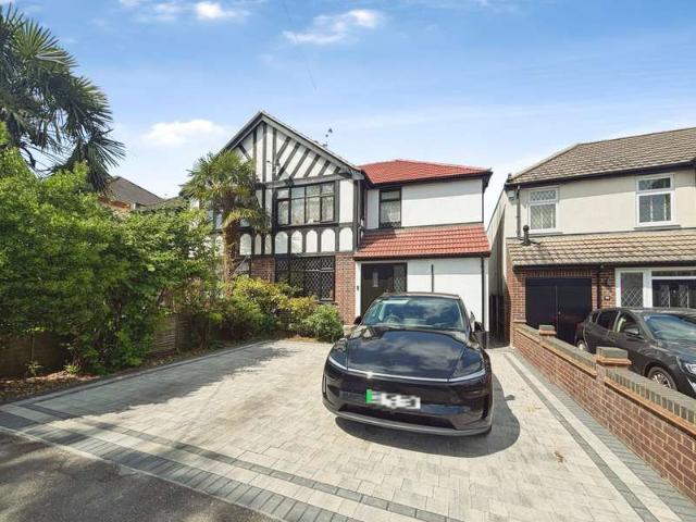 Property for rent in Upminster, Greater London