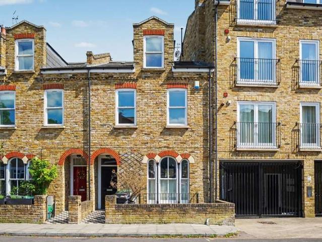 Property for sale in Stroud Green, Greater London