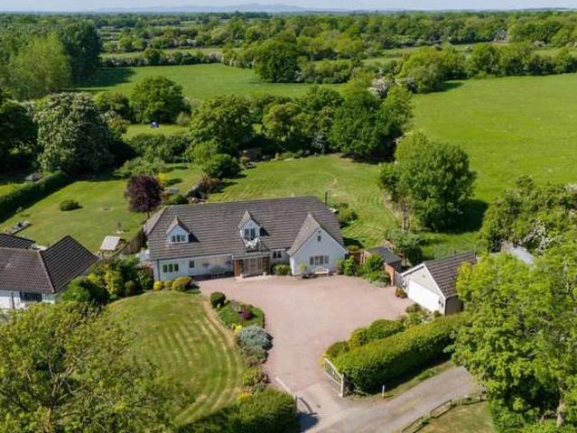 Property for sale in Crookhill, Worcestershire