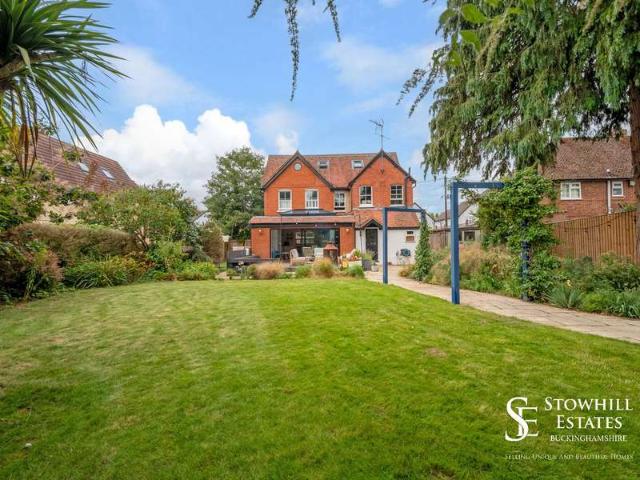 Property for sale in Lunnon, Buckinghamshire