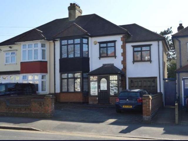Property for rent in Upminster Bridge, Greater London