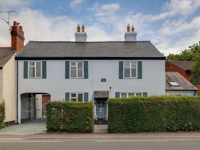 Property for sale in Lavister, Wales