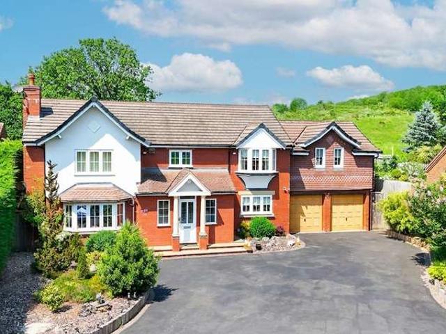 Property for sale in Lydiate Ash, Bromsgrove